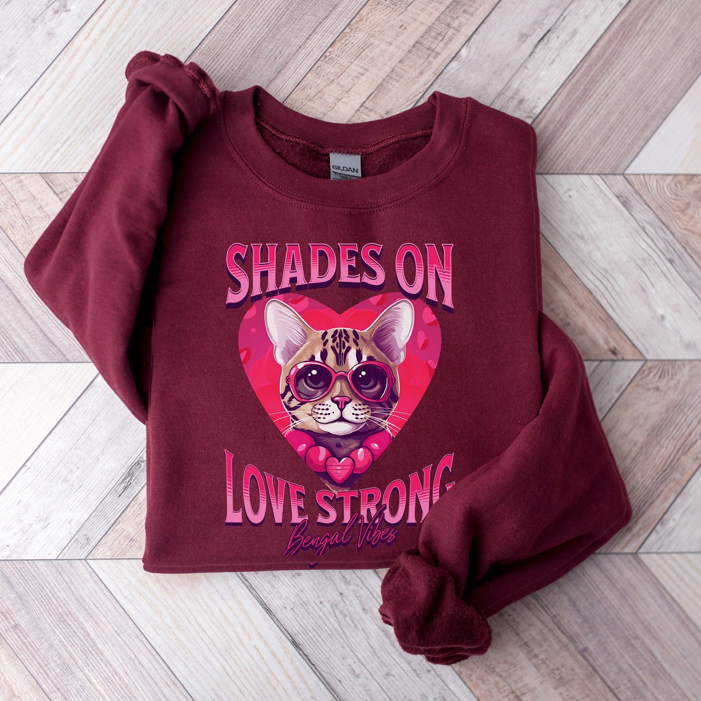 Valentines Bengal Cat Sweatshirt Cat Mom Sweater Heart Bengal Cat Shirt Gift for Cat Owner Cat Girlfriend Present Bengal Shirt Love Crewneck
