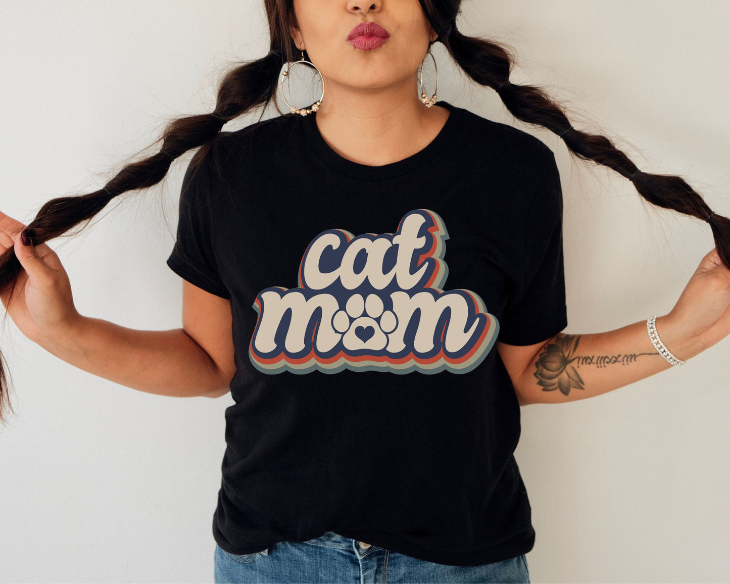 Cat Mom Retro Graphic Tee, Best Cat Mom, Gift for Cat Mom, Mother's Day Cat Gift, Cat Mama Tee