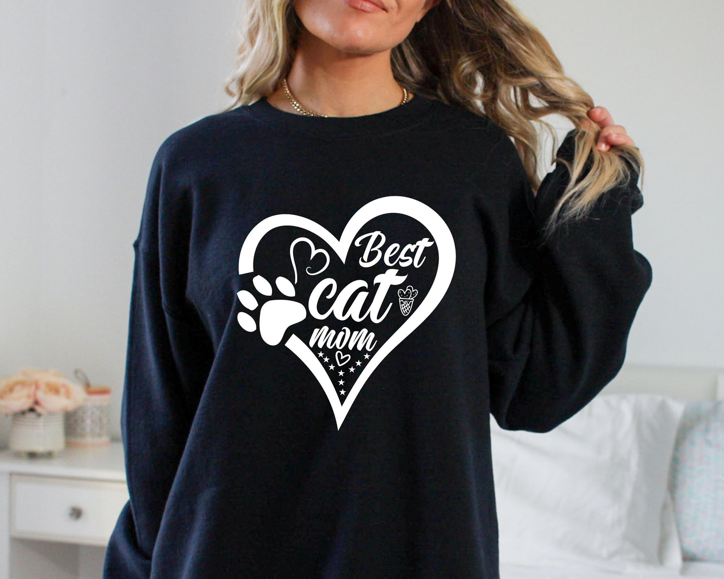 Best Cat Mom Sweatshirt with Heart and Paw, Gift for Cat Mom, Mother's Day Cat Gift, Cat Mama Tee
