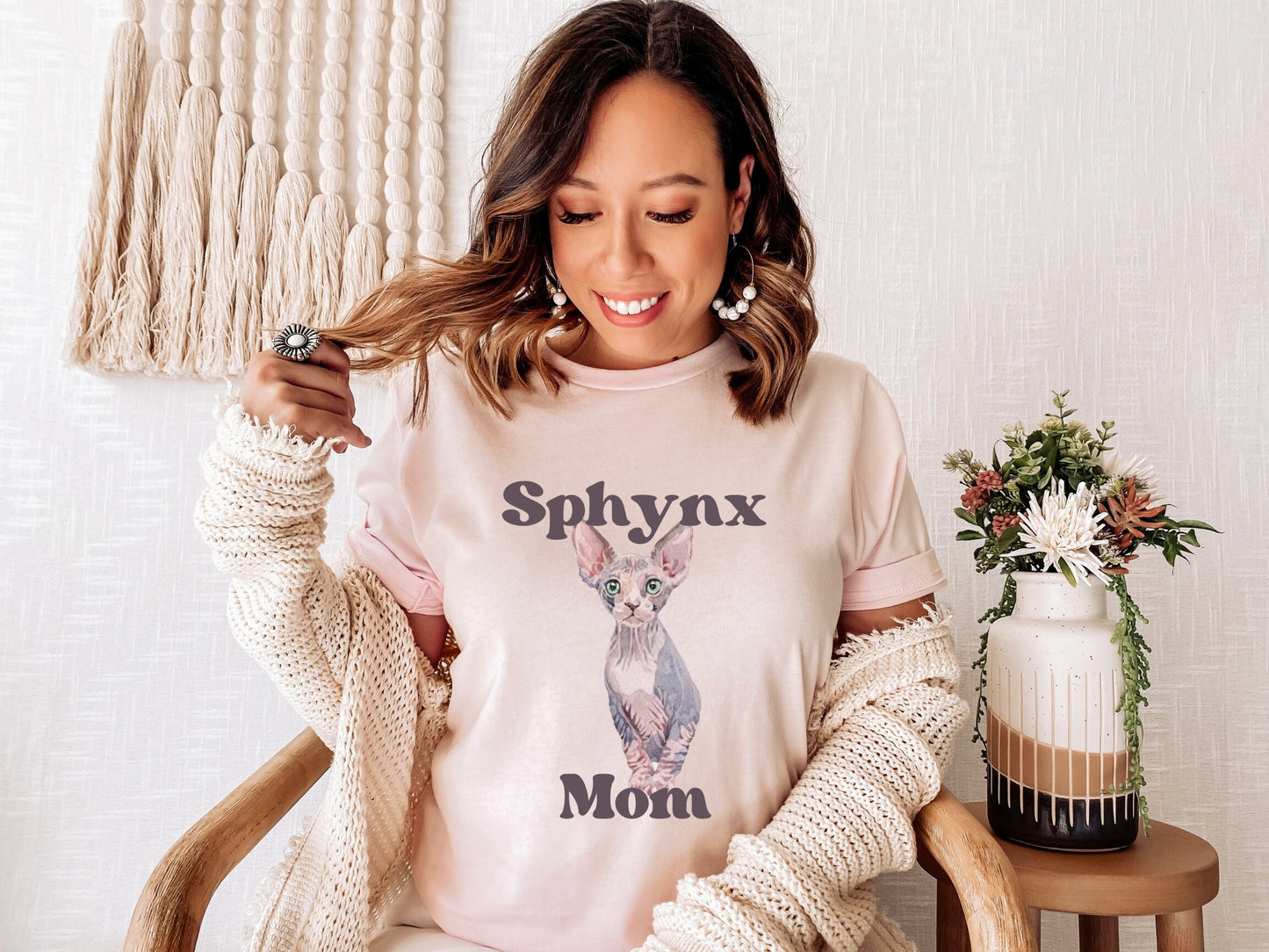 Cute Sphynx Cat Mom T-Shirt, Sphynx Mom Cat T-Shirt, Gift for Sphynx Cat Owner, Cat Mom T-Shirt