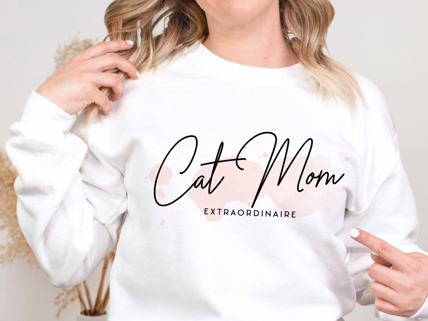 Cat Mom Sweatshirt, Pet Lovers Giftfor Cat Mom, Momsweatshirt, Cat Mom Shirt, Minimalist Cat Top, Gift for Cat Owner, Boho Cat Mom Crewneck