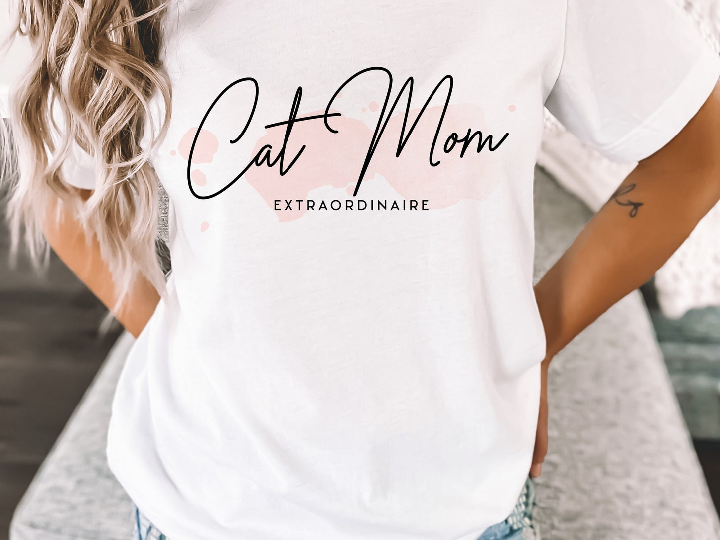 Cute Cat Mom Extraordinaire Tee, Cat Mom Shirt, Minimalist Cat Top, Gift for Cat Owner, Boho Cat Mom T-Shirt