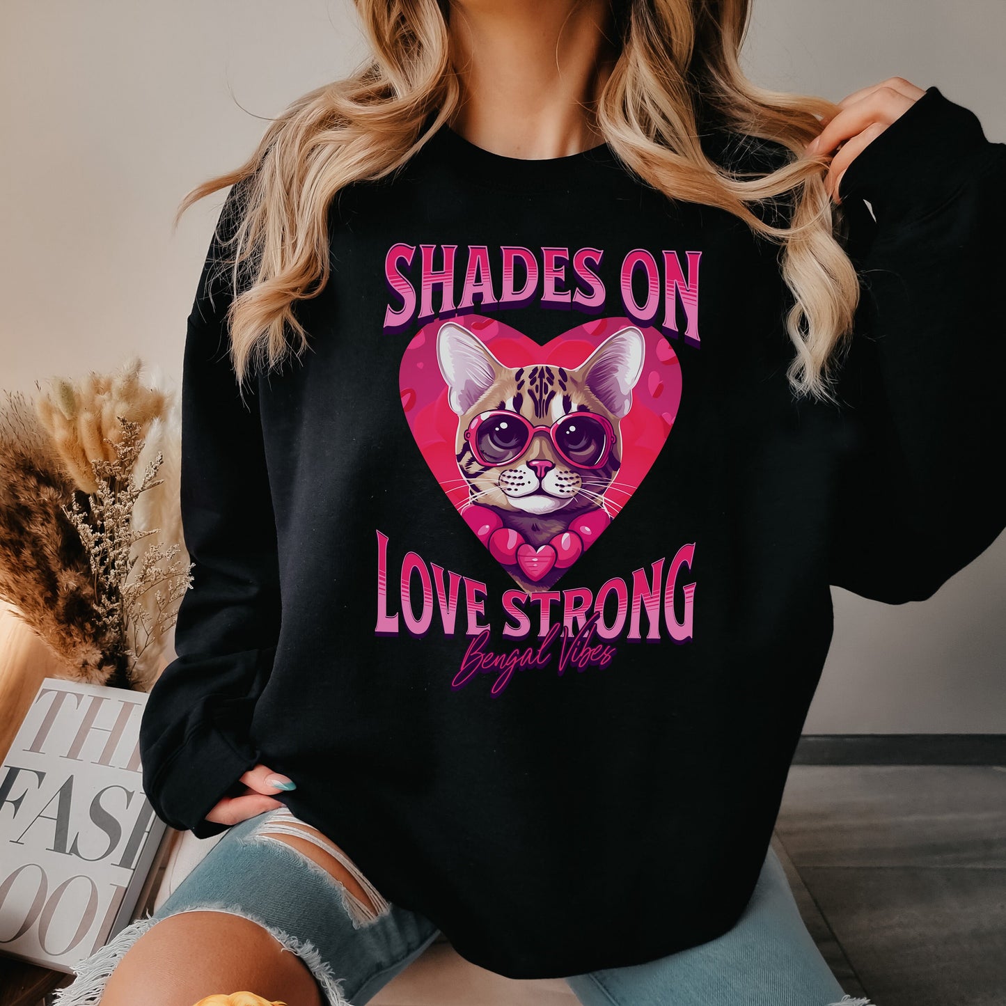 Valentines Bengal Cat Sweatshirt Cat Mom Sweater Heart Bengal Cat Shirt Gift for Cat Owner Cat Girlfriend Present Bengal Shirt Love Crewneck