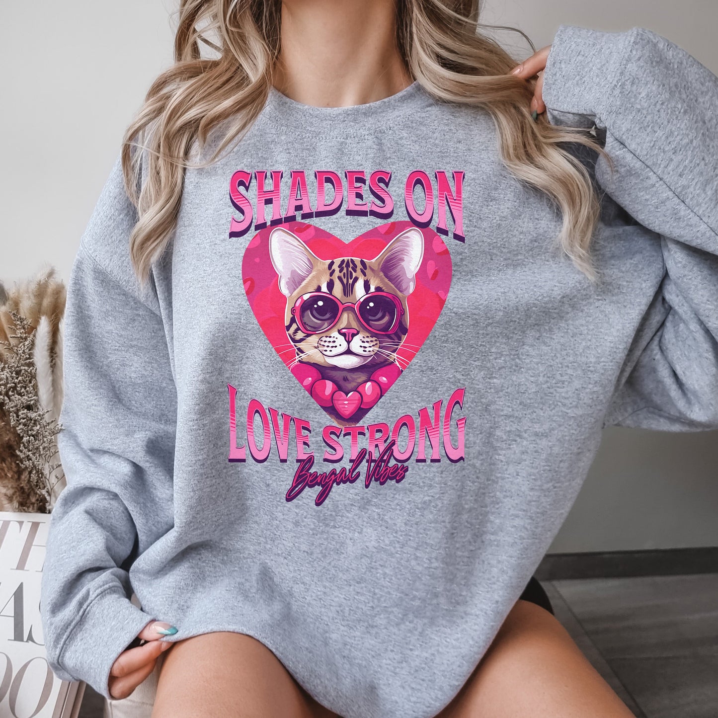 Valentines Bengal Cat Sweatshirt Cat Mom Sweater Heart Bengal Cat Shirt Gift for Cat Owner Cat Girlfriend Present Bengal Shirt Love Crewneck