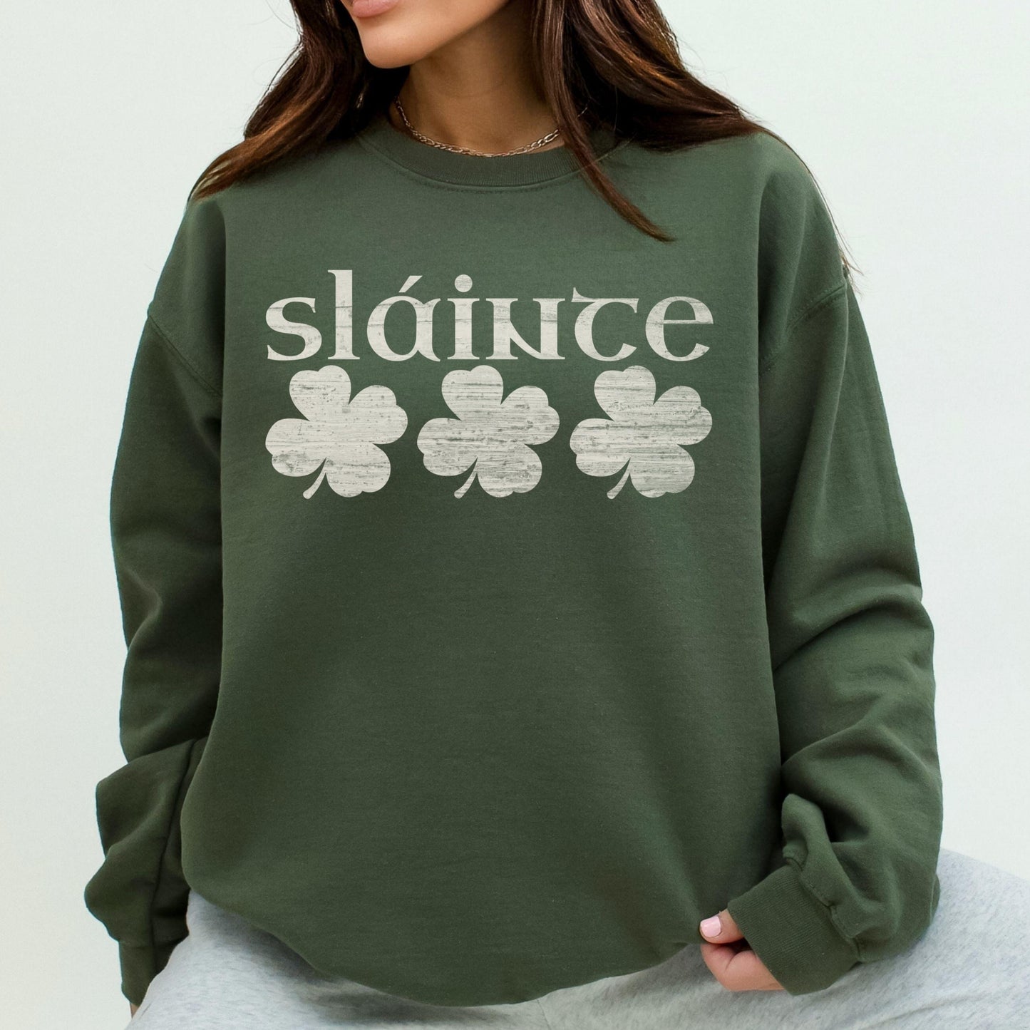 St Patricks Day Retro Shamrock Sweatshirt Funny Gaelic Irish St Paddys Day Lucky Sweater Girls Four Leaf Green Slainte Lucky Clover Shirt